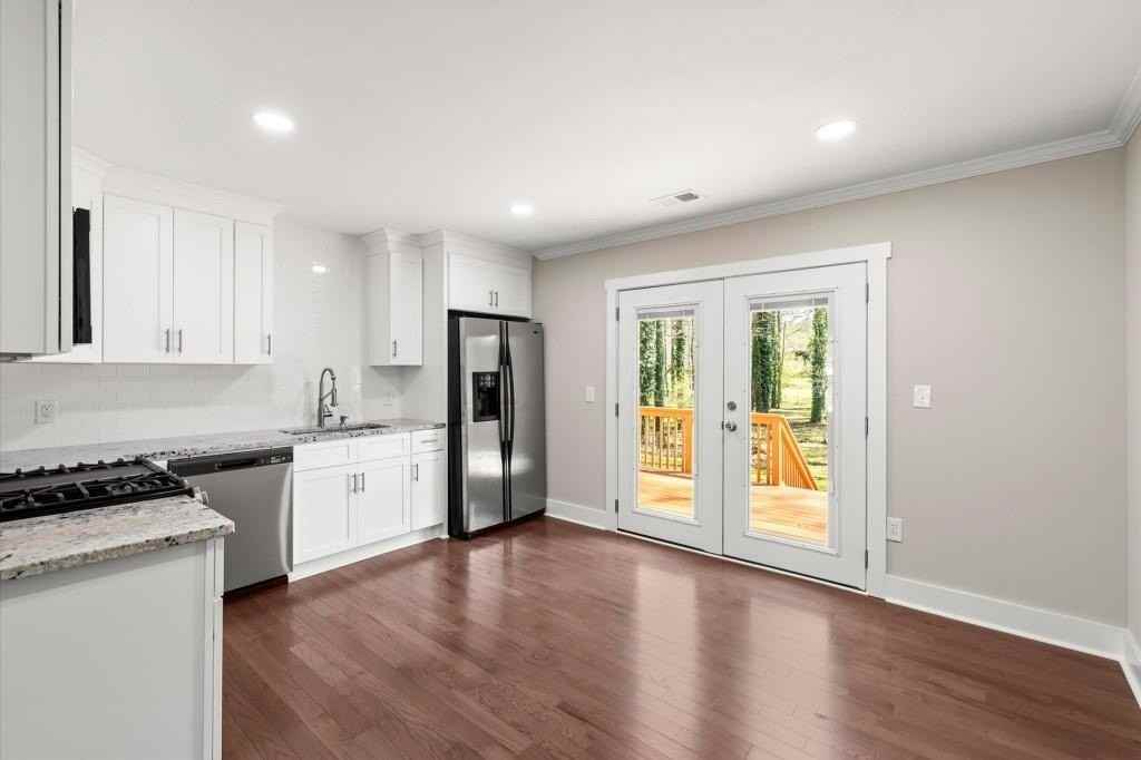 4149 Allegiance Ave - Photo 6 of 28