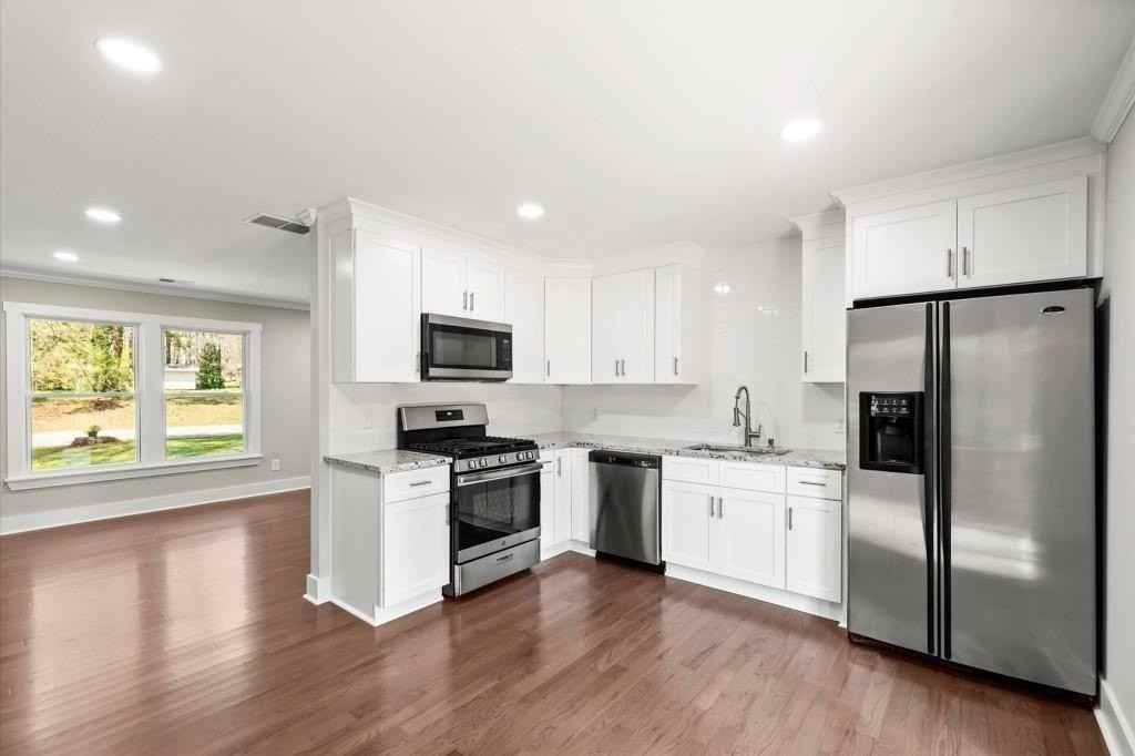 4149 Allegiance Ave - Photo 7 of 28