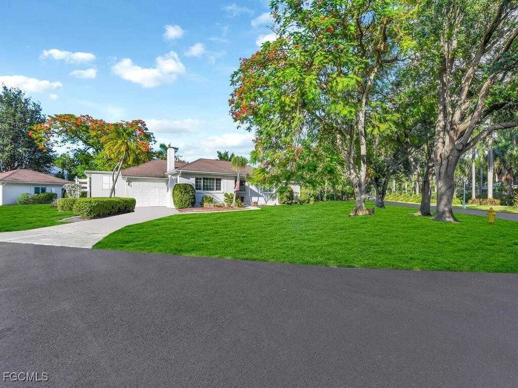 1803 Ardmore Rd - Photo 3 of 39