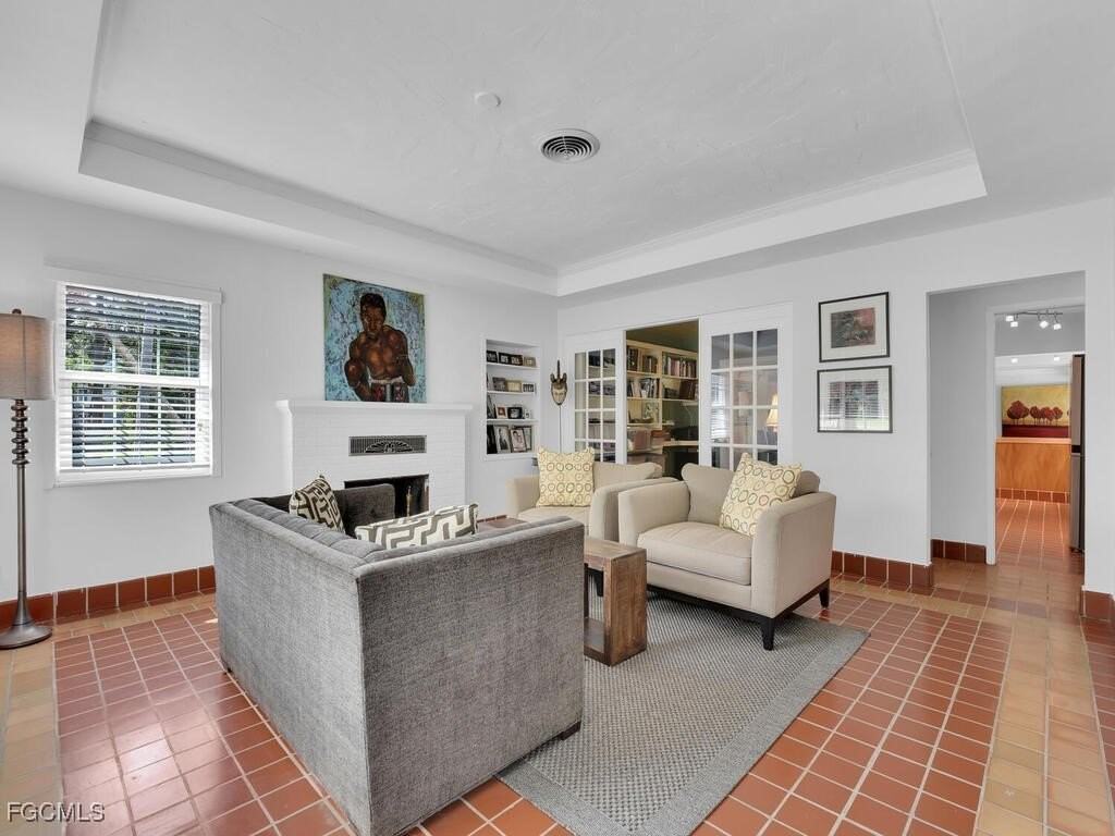 1803 Ardmore Rd - Photo 4 of 39