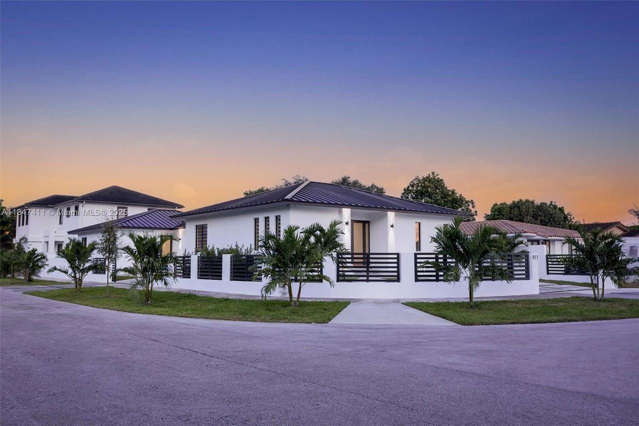 917 Sw 78th Pl #917 - Photo 2 of 8