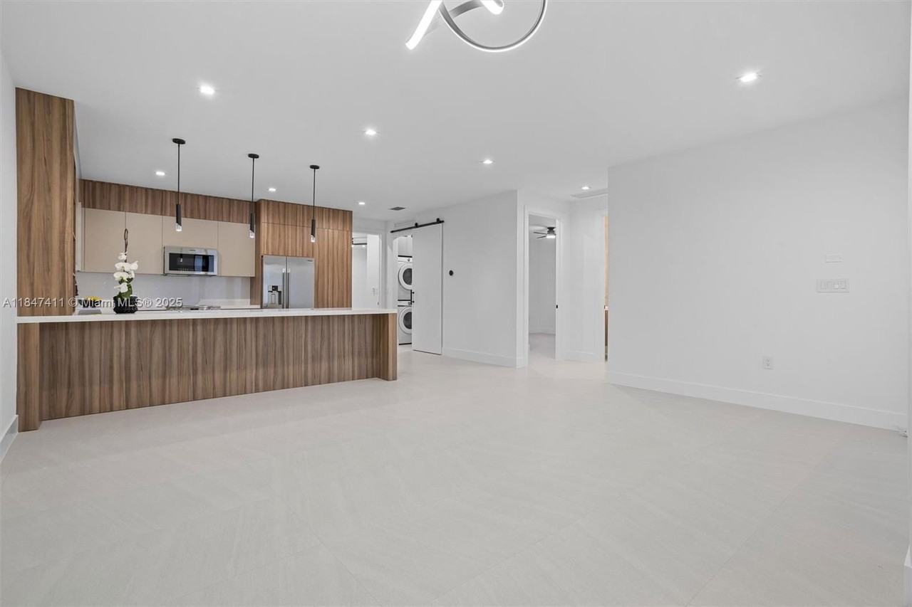 917 Sw 78th Pl #917 - Photo 3 of 8