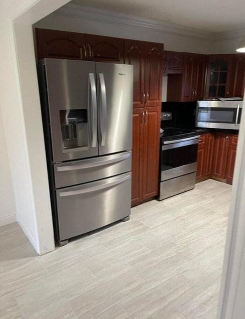 192 Cape Cod Cir - Photo 2 of 6