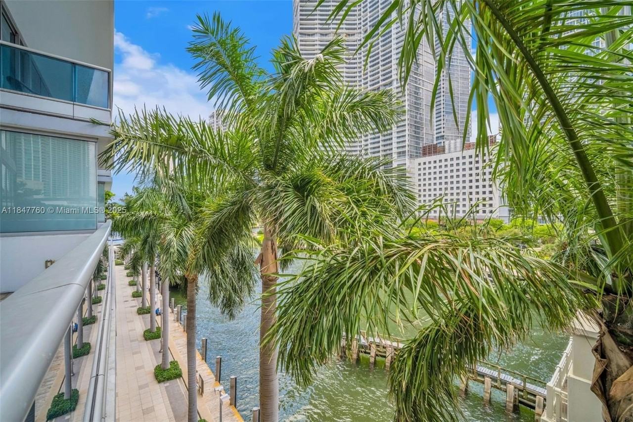 200 Southeast 4th Street #302 - Photo 5 of 29