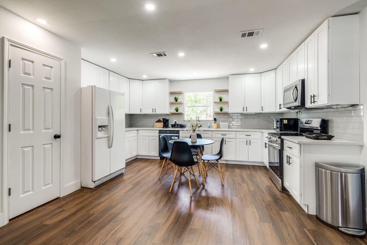 Ruth Ann Dr - Photo 3 of 14