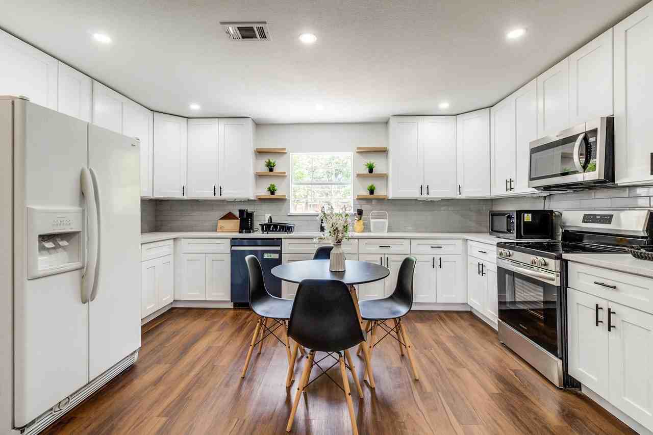 Ruth Ann Dr - Photo 4 of 14