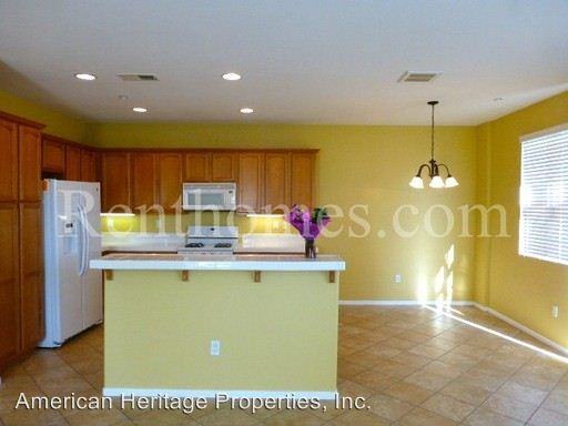 305 Island Way - Photo 2 of 16