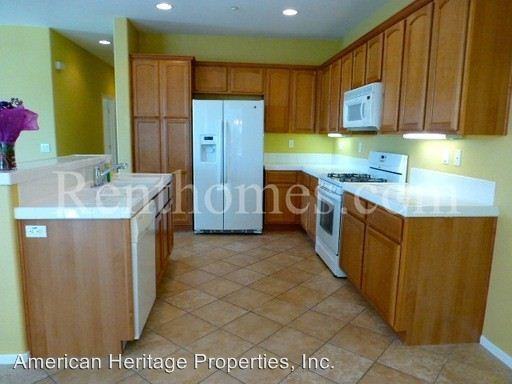 305 Island Way - Photo 3 of 16