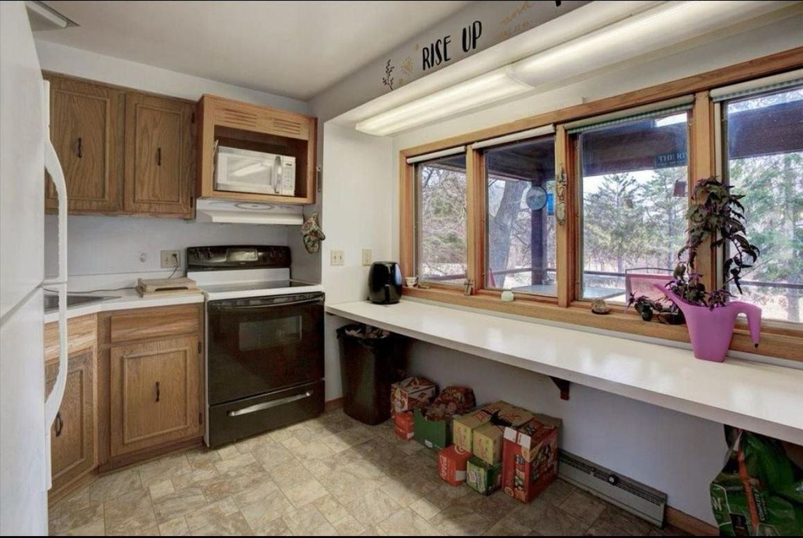 607 Cross Ave S - Photo 3 of 6