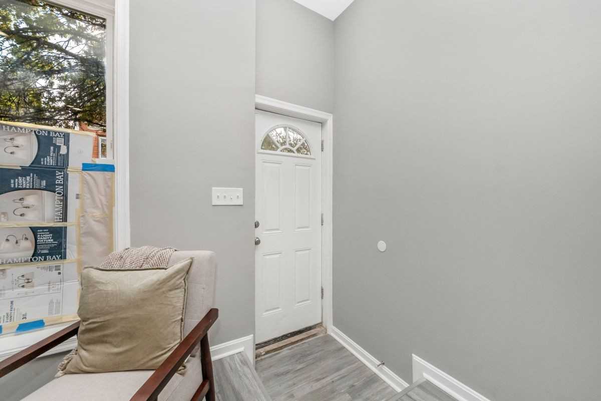 2420 E Madison St - Photo 2 of 42