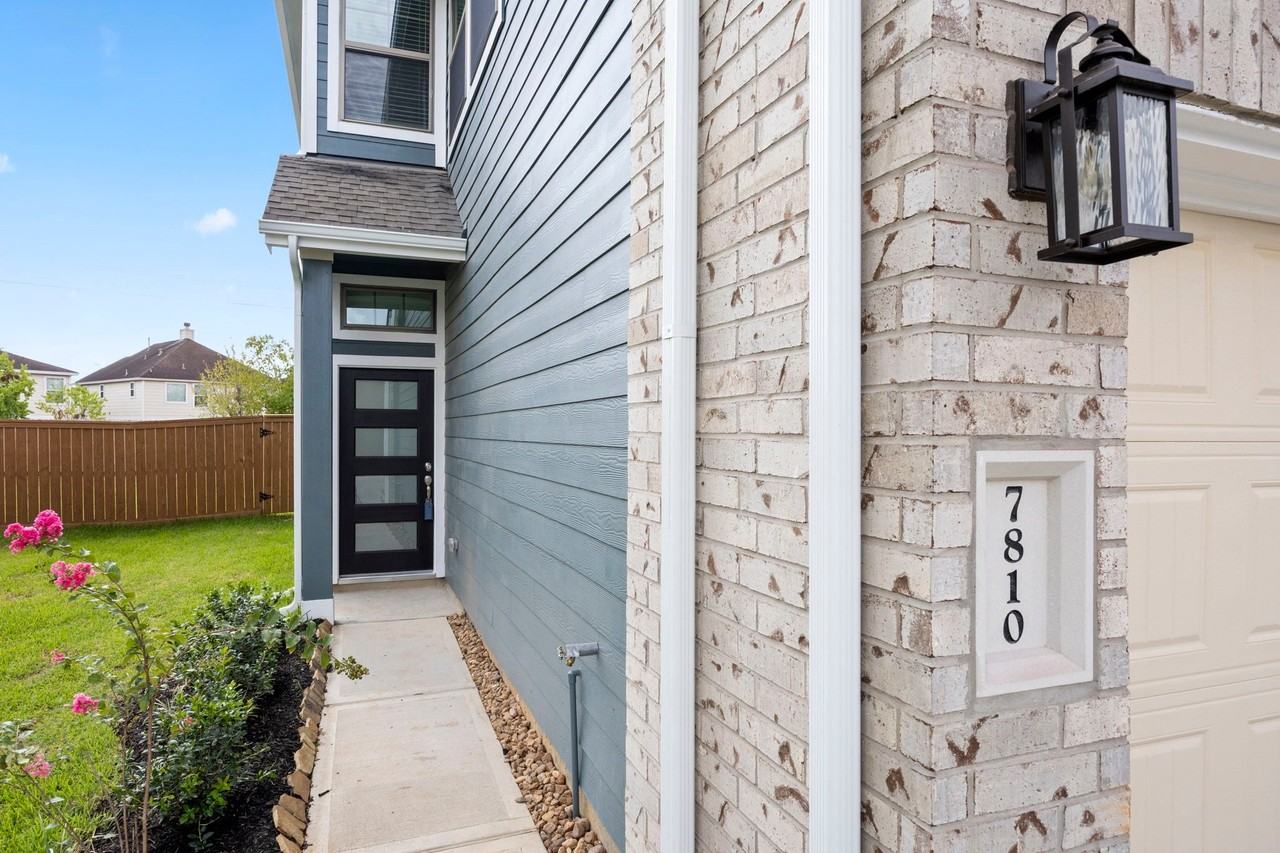 7810 Starfish Arbor Dr - Photo 2 of 31