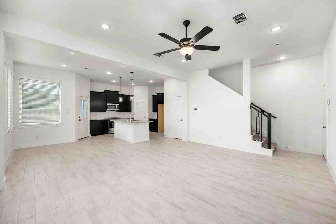 7810 Starfish Arbor Dr - Photo 3 of 31