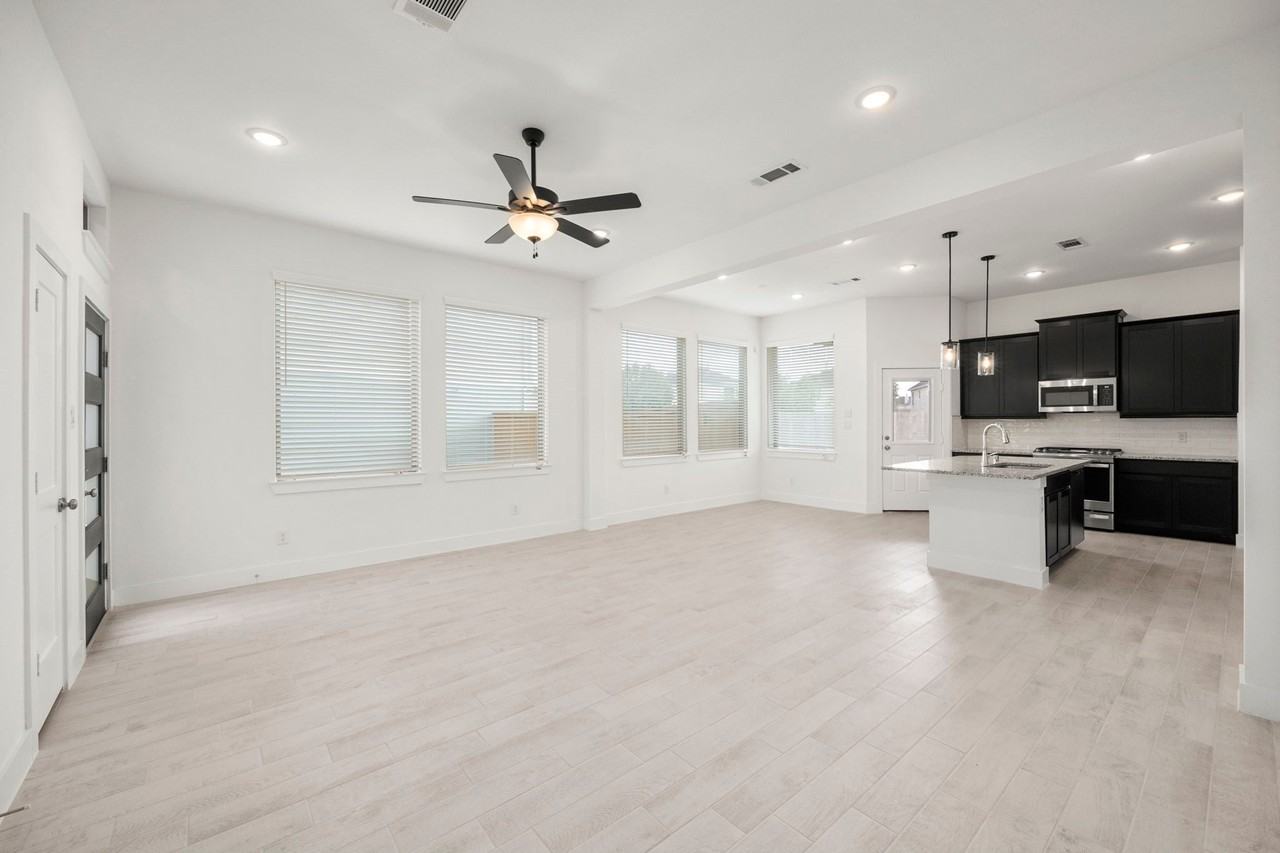 7810 Starfish Arbor Dr - Photo 4 of 31