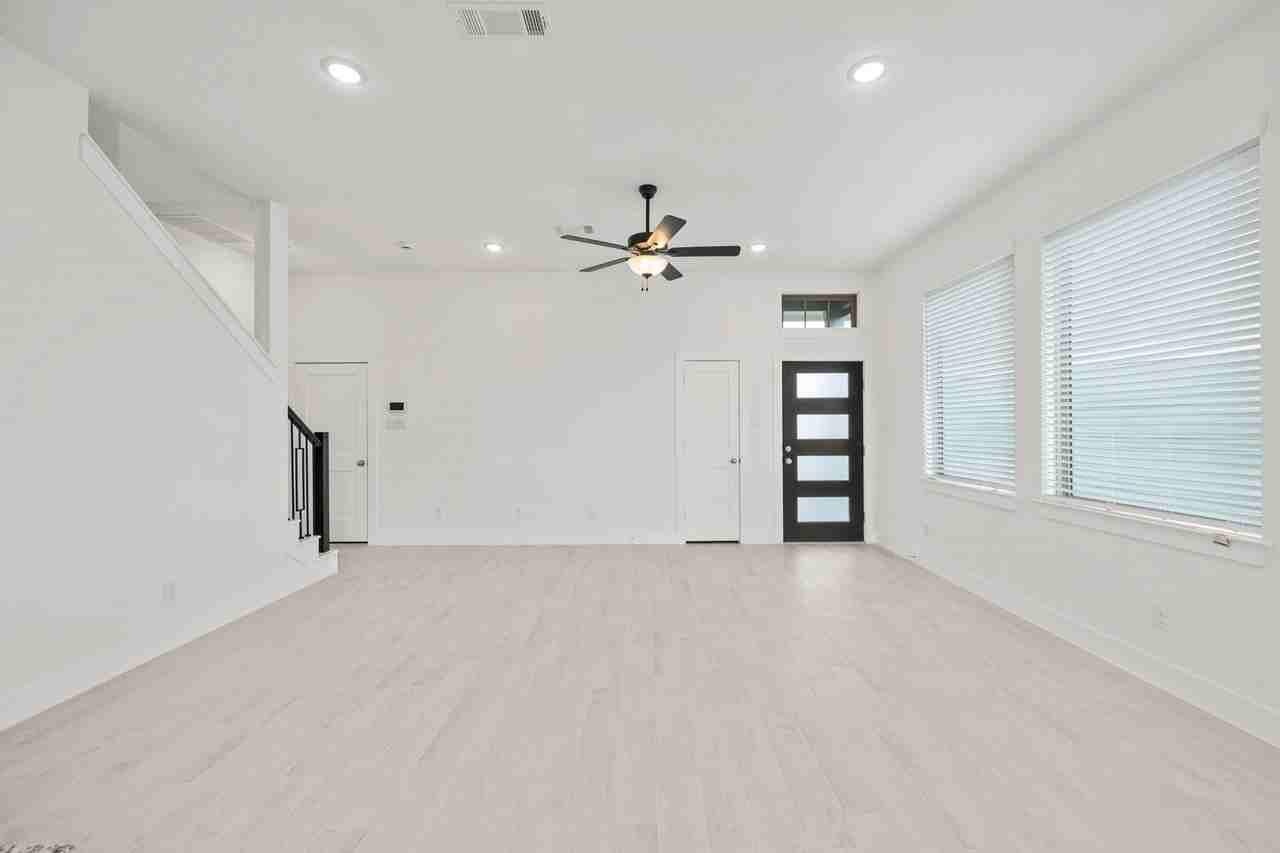 7810 Starfish Arbor Dr - Photo 5 of 31