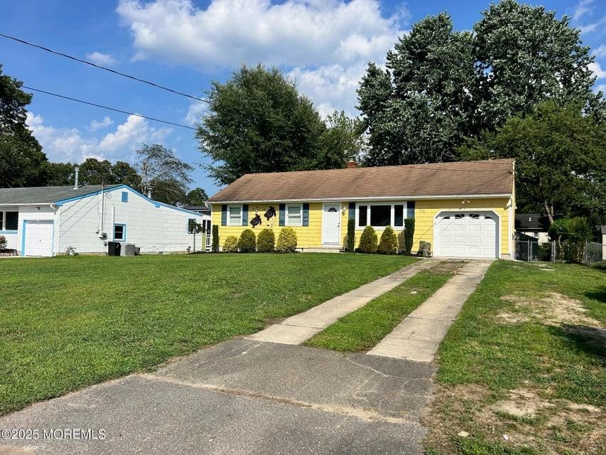 315 Constitution Dr - Photo 3 of 4