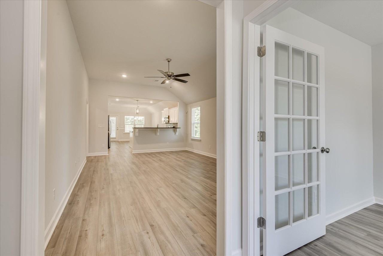 3066 Banter Dr - Photo 2 of 40