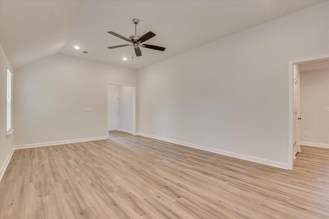 3066 Banter Dr - Photo 5 of 40