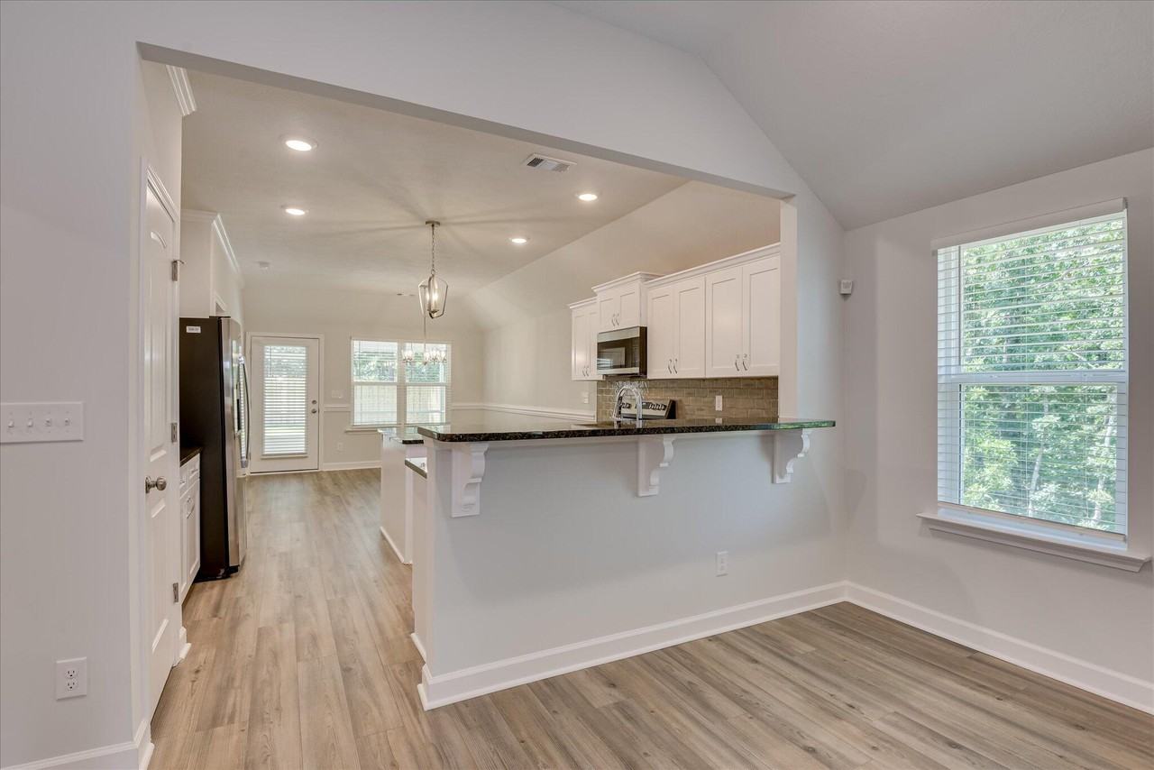 3066 Banter Dr - Photo 7 of 40