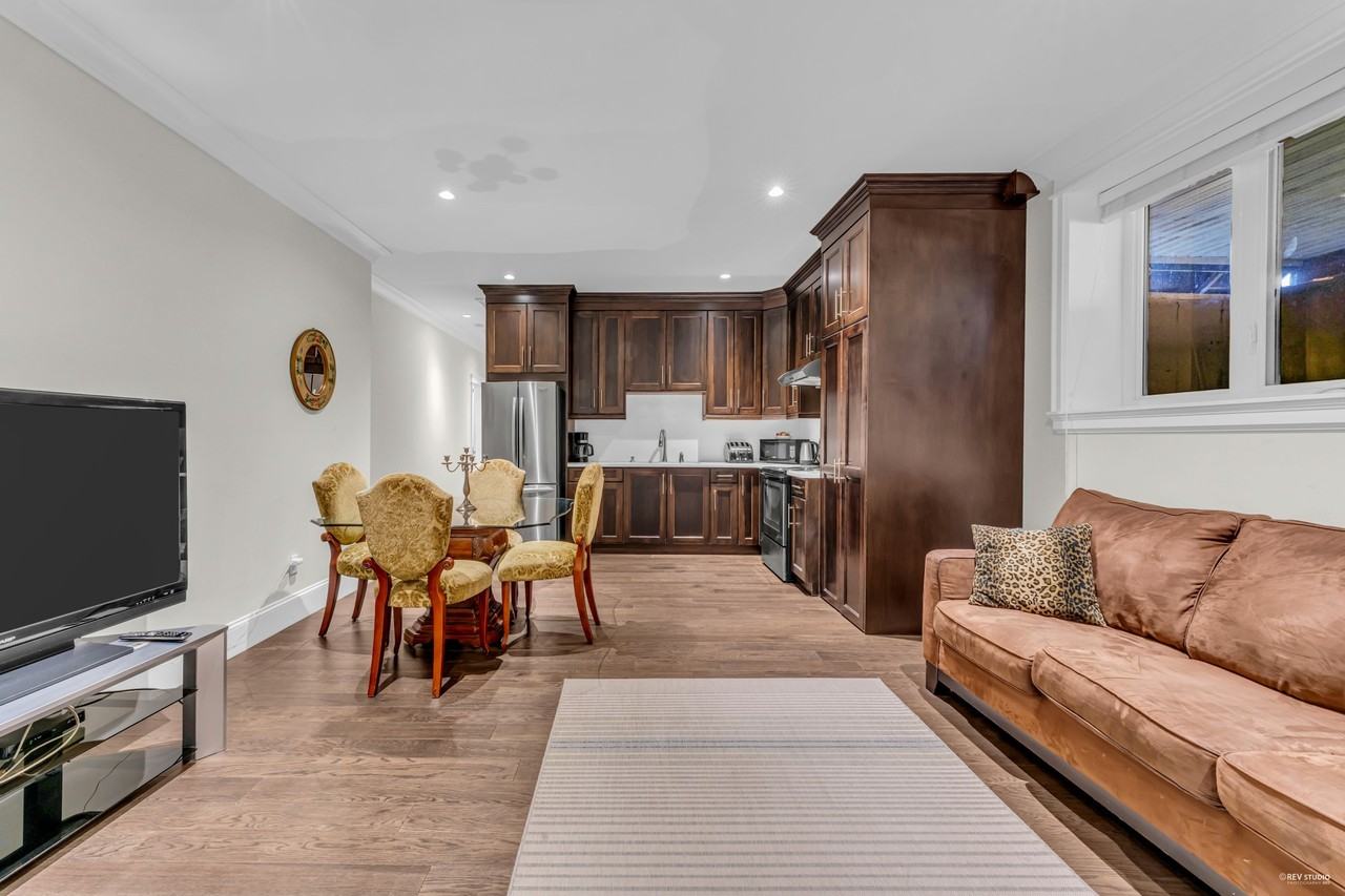 3722 Lonsdale Avenue - Photo 5 of 18