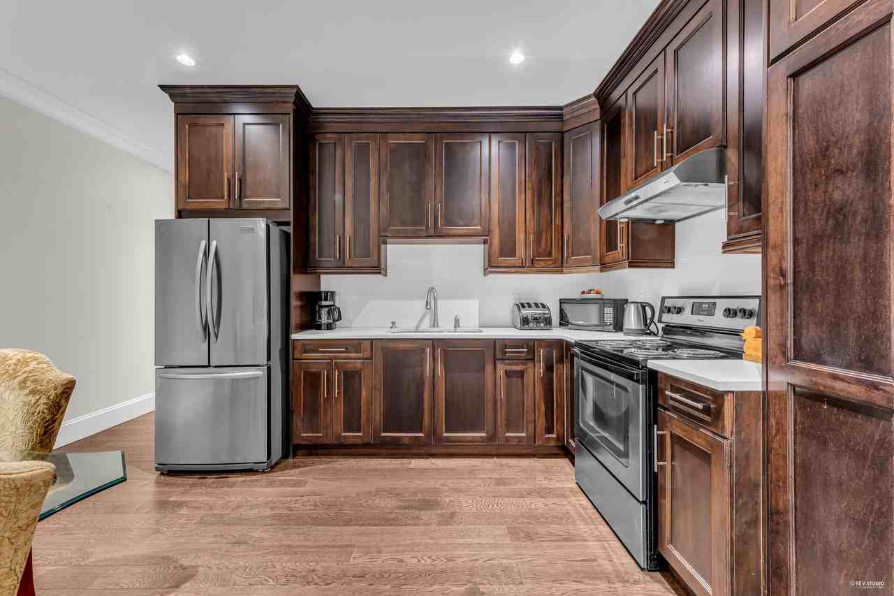 3722 Lonsdale Avenue - Photo 6 of 18