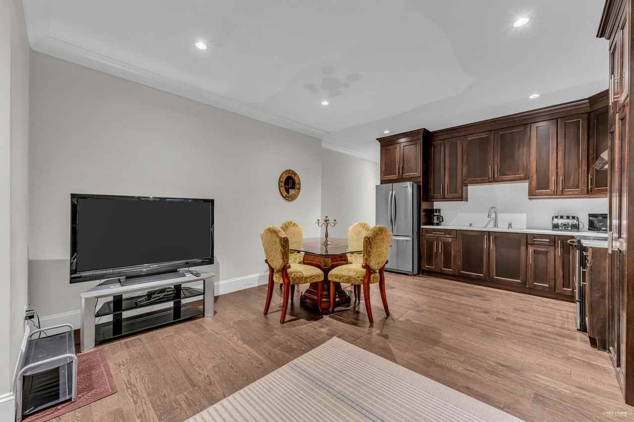 3722 Lonsdale Avenue - Photo 7 of 18