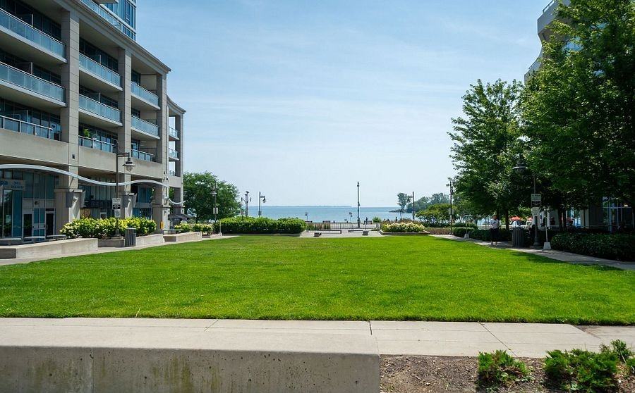 2121 Lake Shore Boulevard West #11 - Photo 2 of 12