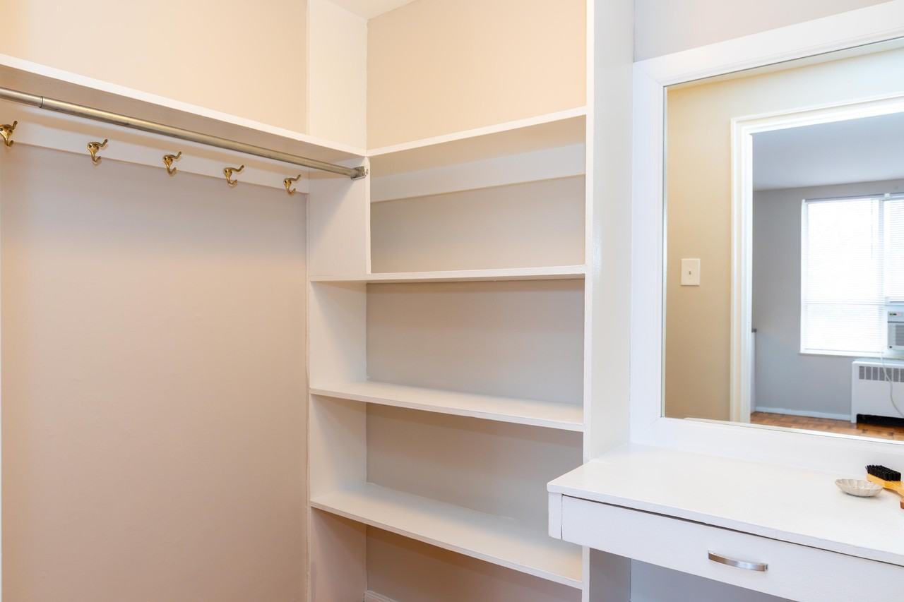 Washington Place Apartments - Photo 7 of 29