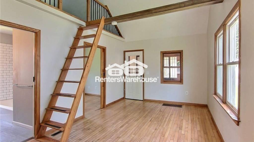 861 Algonquin Ave - Photo 2 of 10