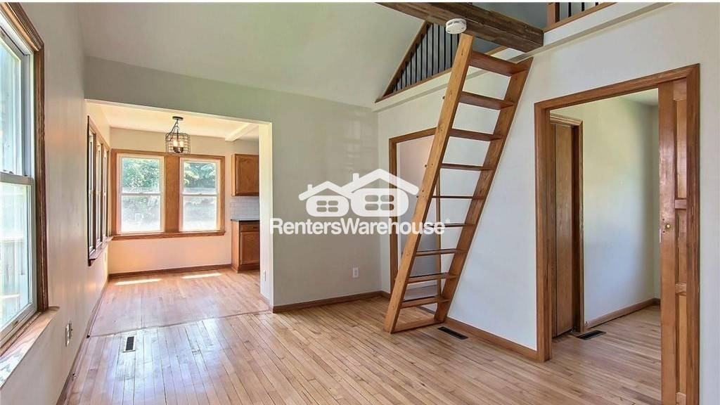 861 Algonquin Ave - Photo 3 of 10