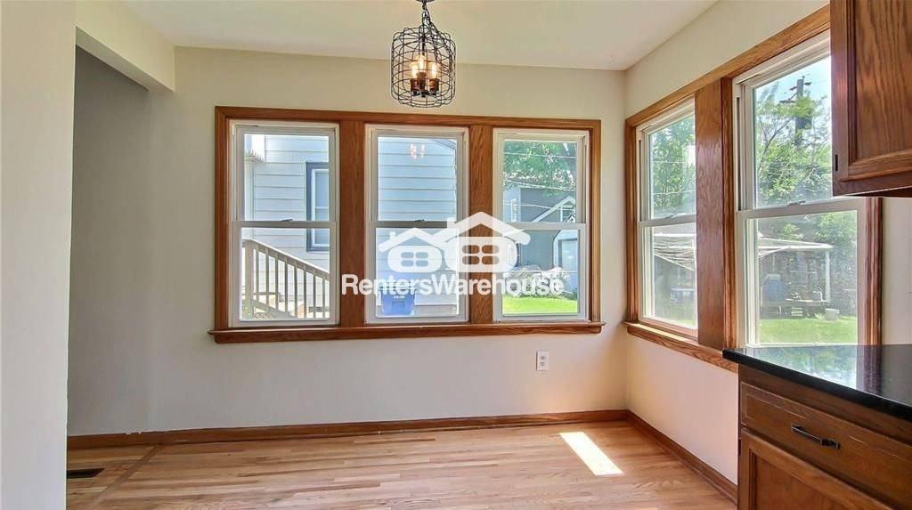 861 Algonquin Ave - Photo 4 of 10