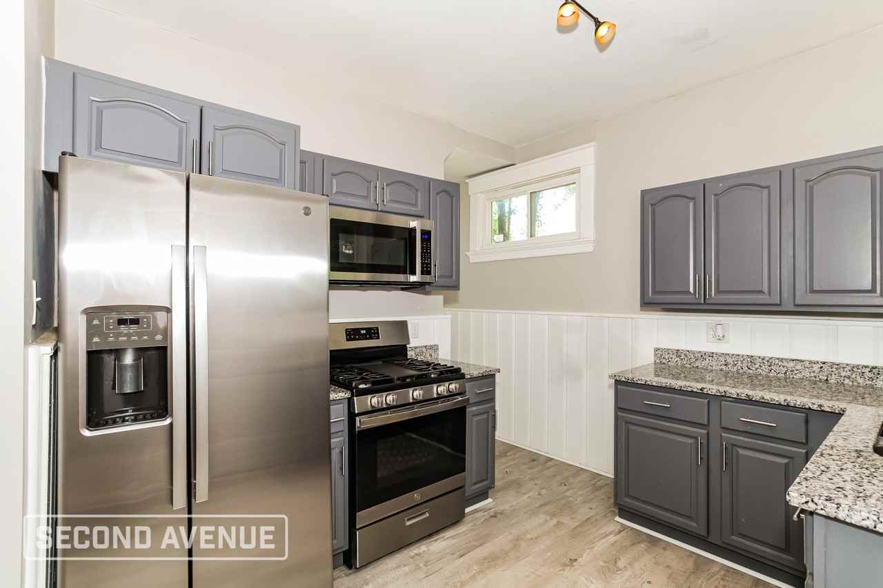 1734 Gilsey Ave - Photo 2 of 25