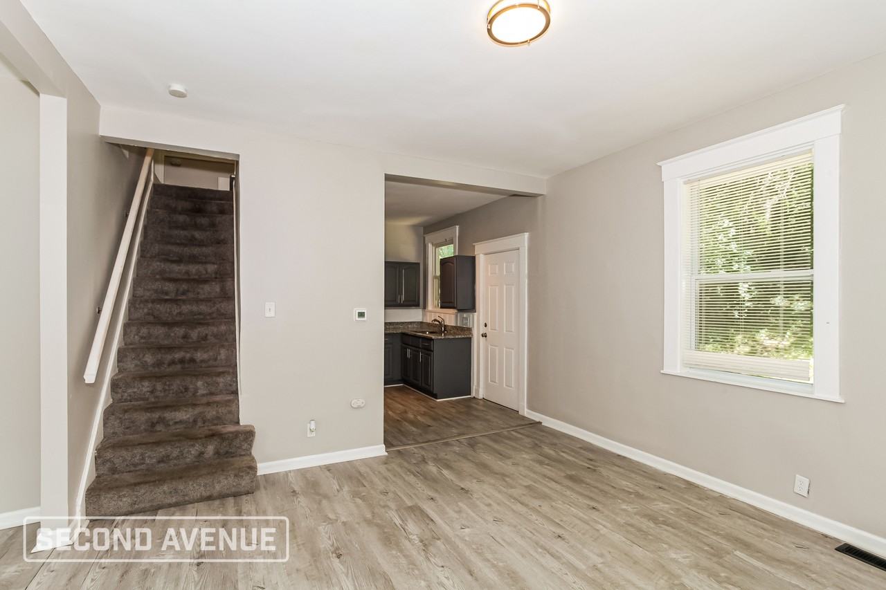 1734 Gilsey Ave - Photo 4 of 25