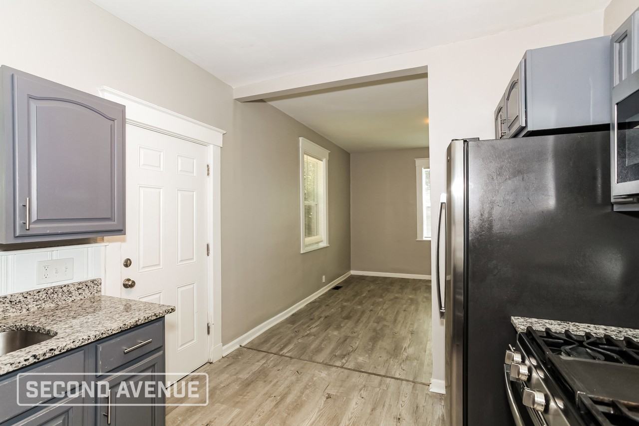 1734 Gilsey Ave - Photo 7 of 25