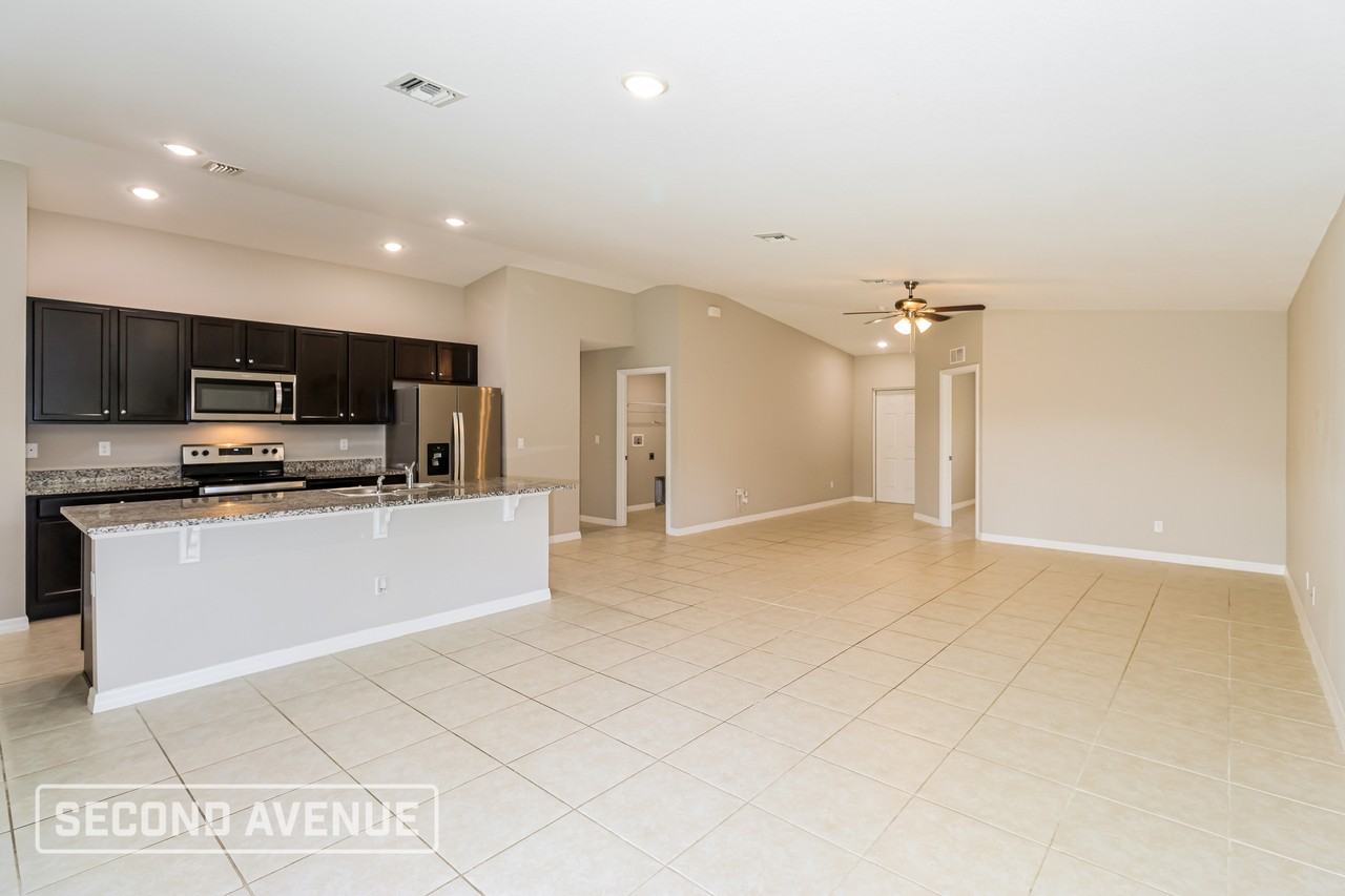 3230 Bowline Ave Se - Photo 6 of 26