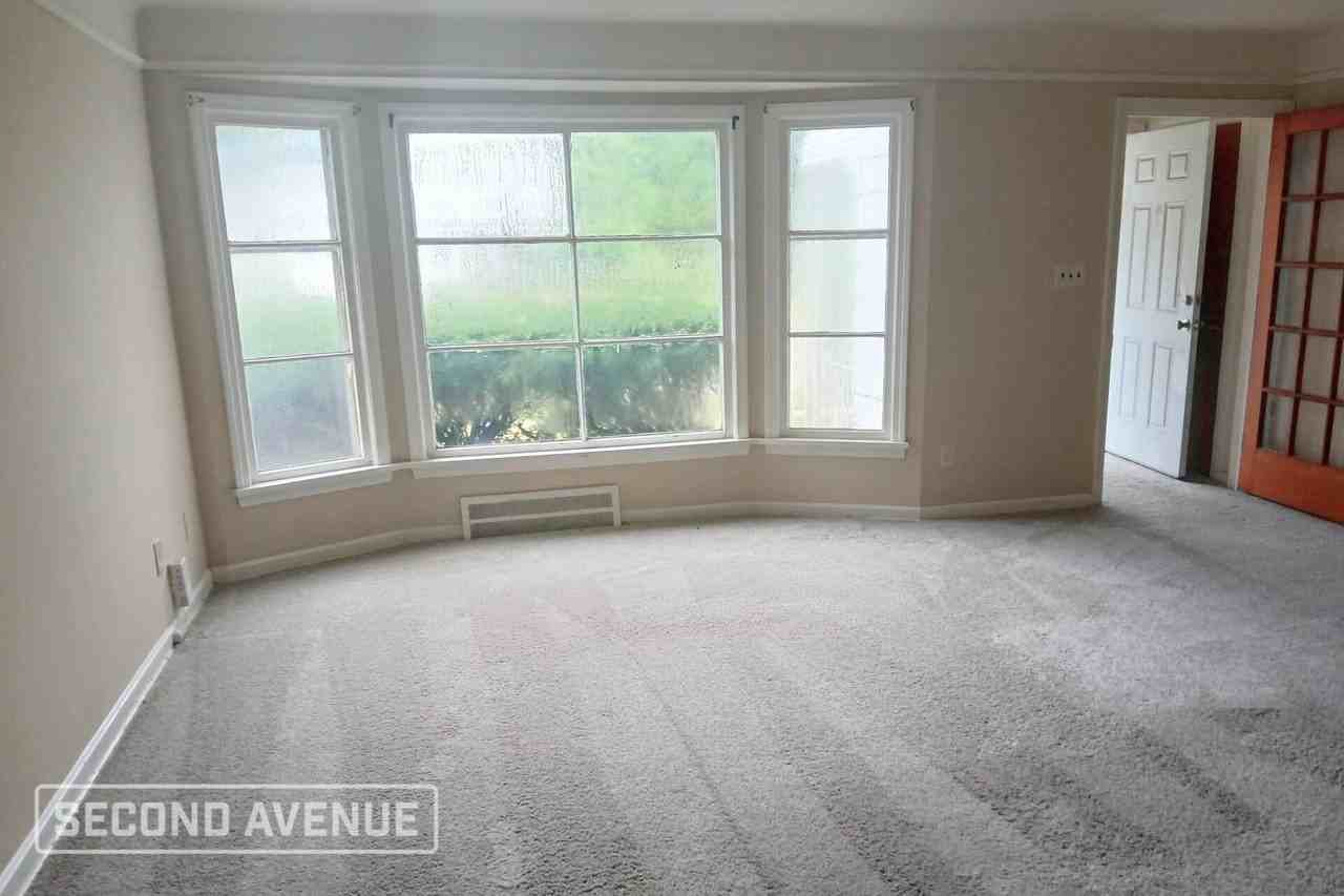 2401 N Taylor Rd - Photo 2 of 12