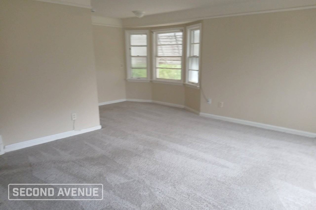 2401 N Taylor Rd - Photo 3 of 12