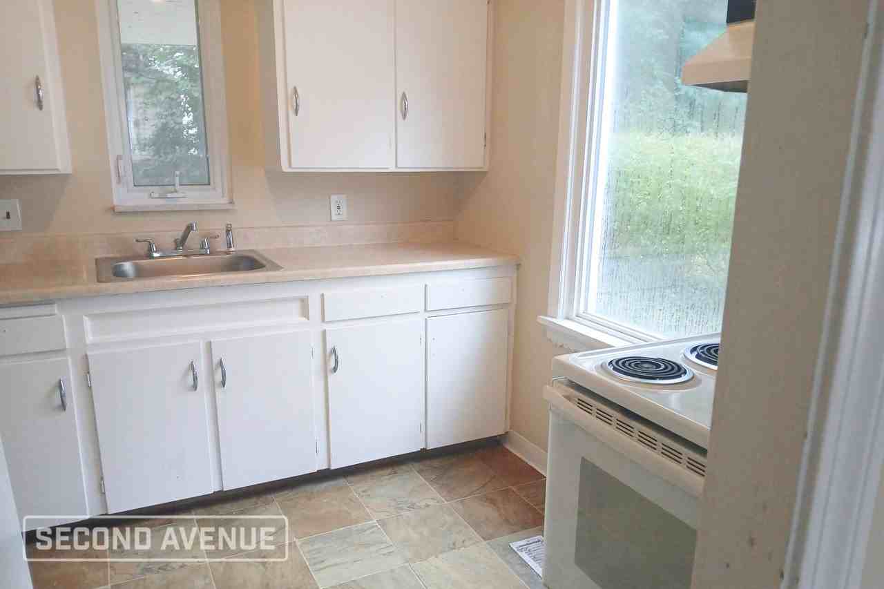 2401 N Taylor Rd - Photo 5 of 12