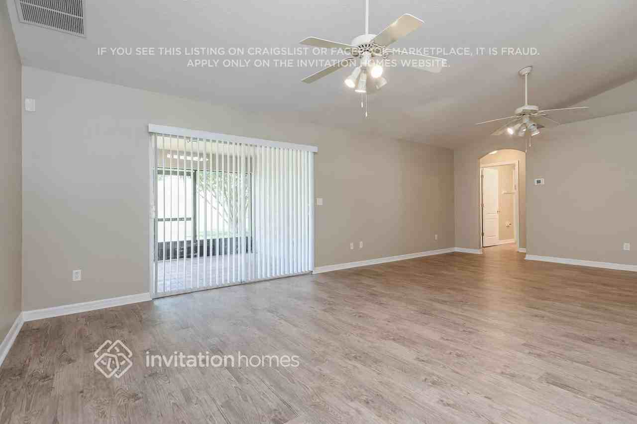 135 Compass Rose Dr - Photo 4 of 17