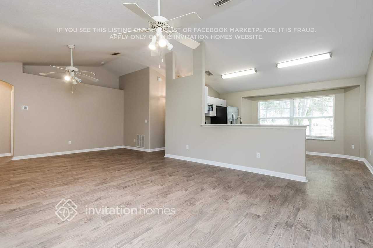 135 Compass Rose Dr - Photo 5 of 17