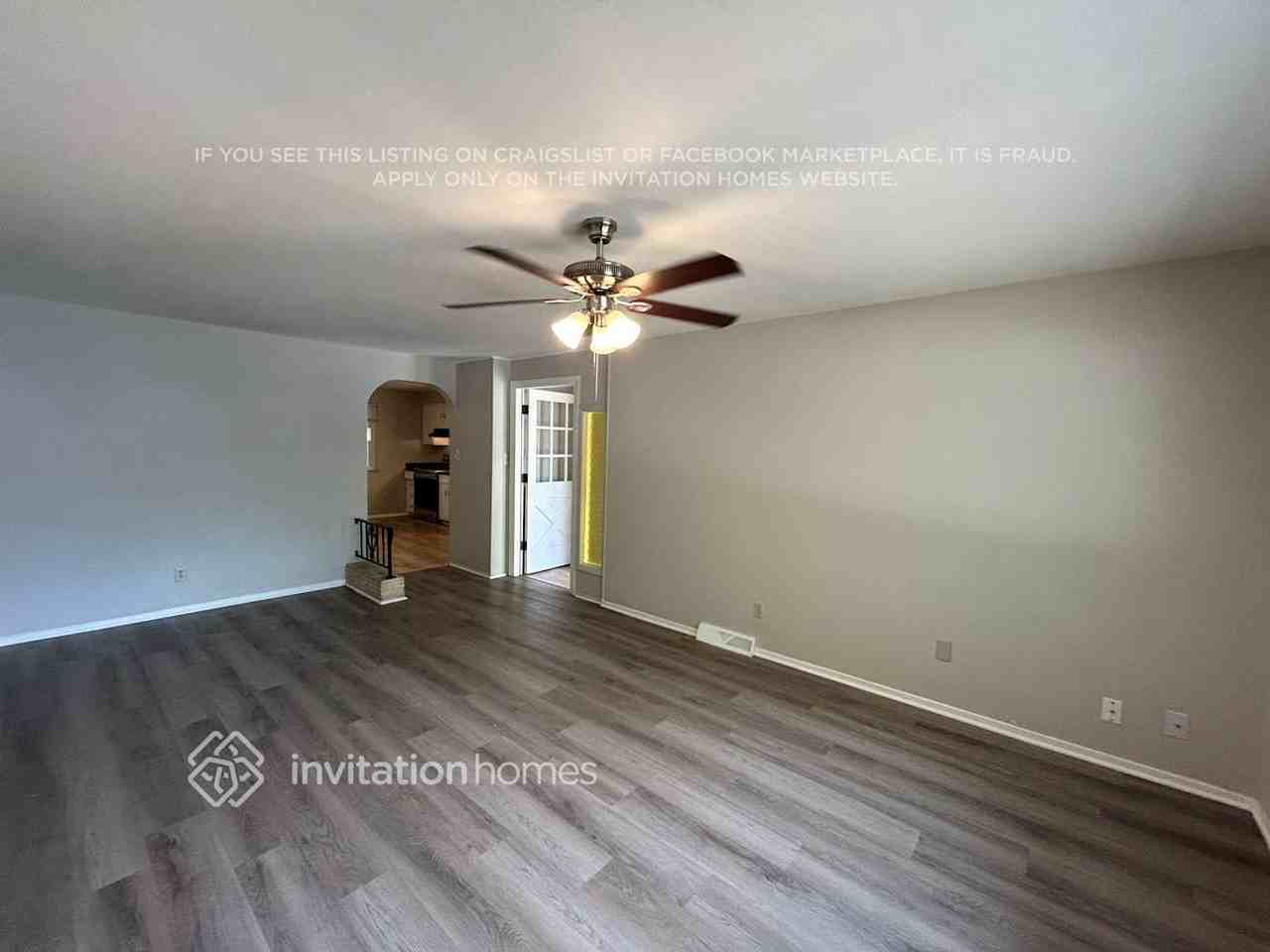8866 W Asbury Dr - Photo 2 of 13