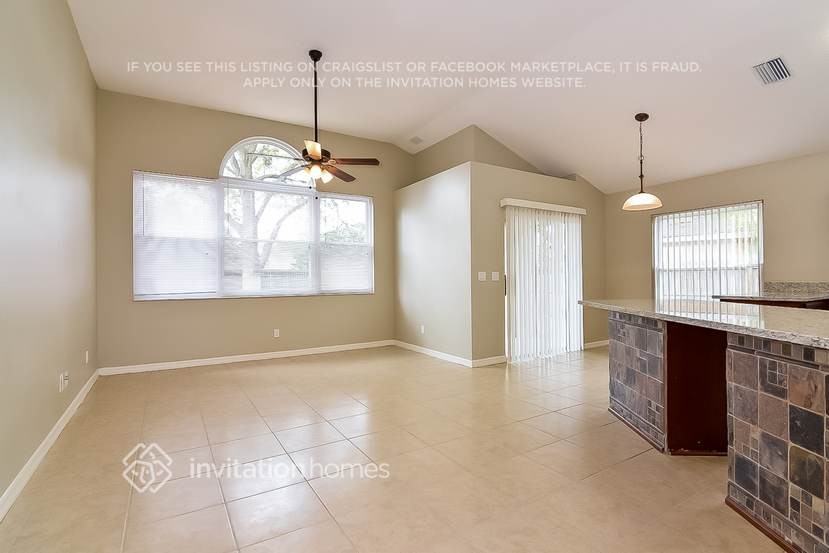 6127 Weatherwood Cir - Photo 4 of 19