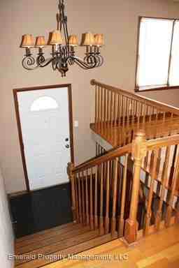 2433 Vaughn Dr - Photo 2 of 40