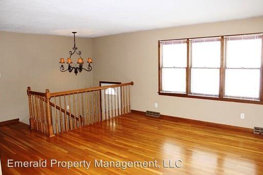 2433 Vaughn Dr - Photo 3 of 40