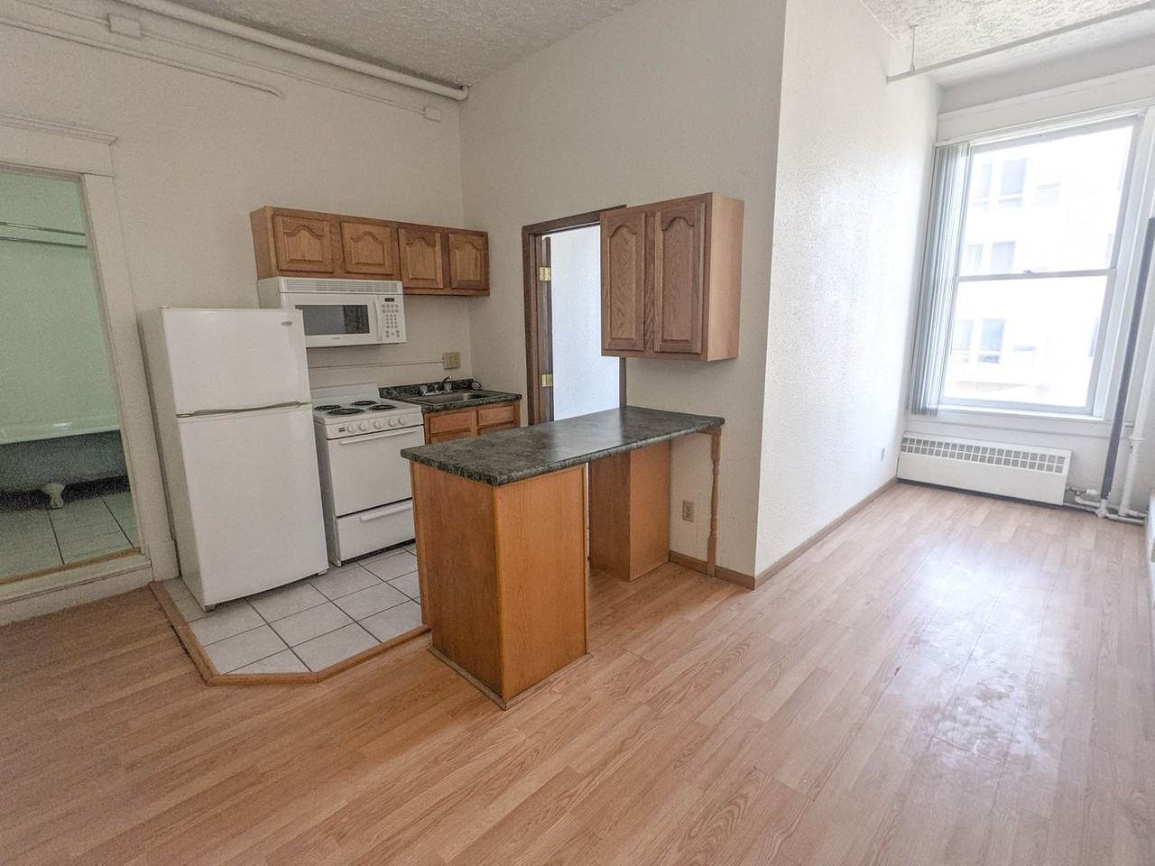 Gardner - Photo 2 of 27