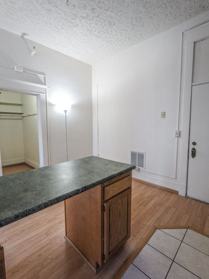 Gardner - Photo 5 of 27
