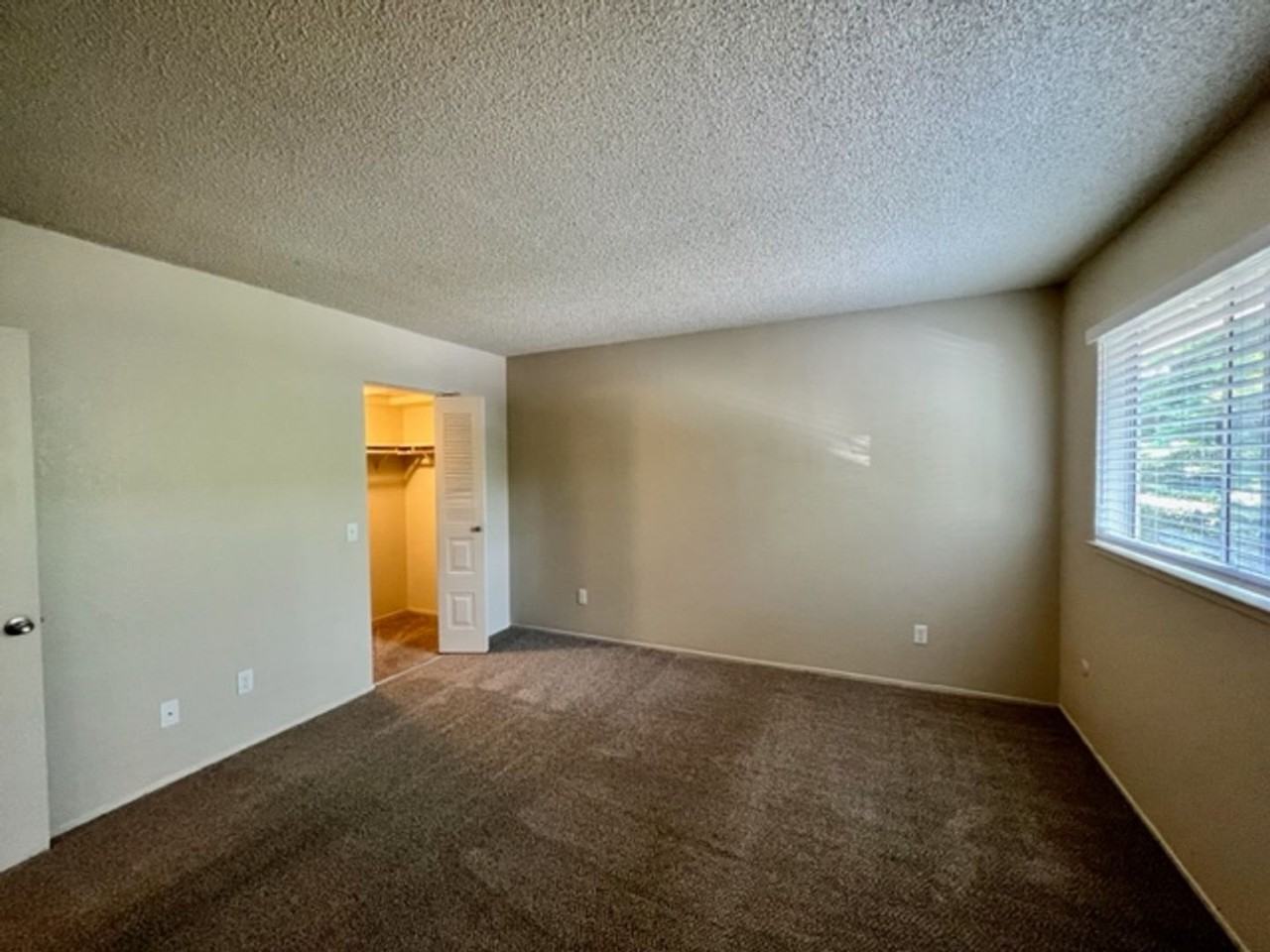 814-Summer Hills Apartments - Photo 4 of 34