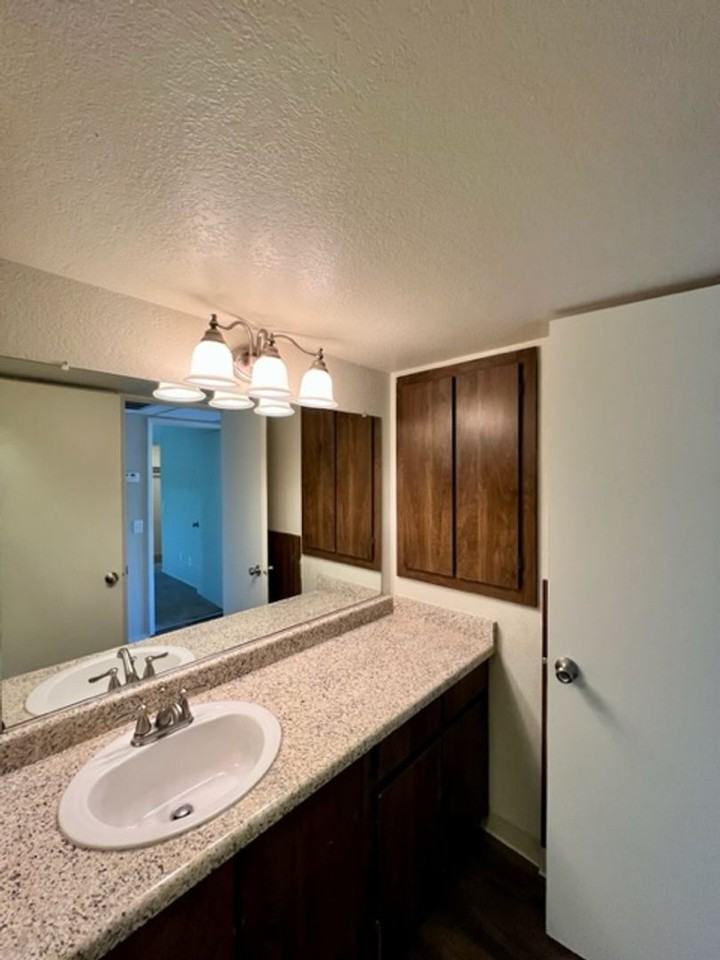 814-Summer Hills Apartments - Photo 6 of 34