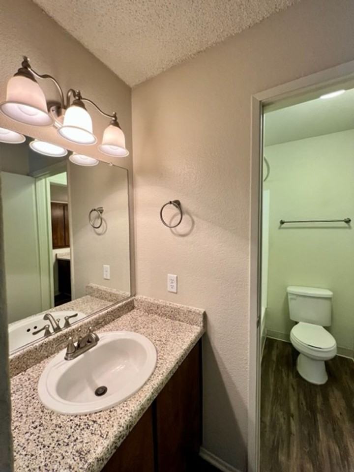 814-Summer Hills Apartments - Photo 7 of 34