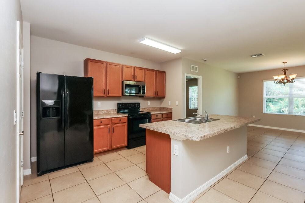 2207 Se 11th St - Photo 7 of 16