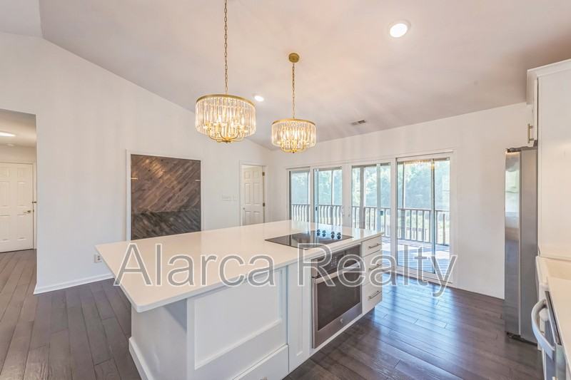 43B Court St - Photo 2 of 22